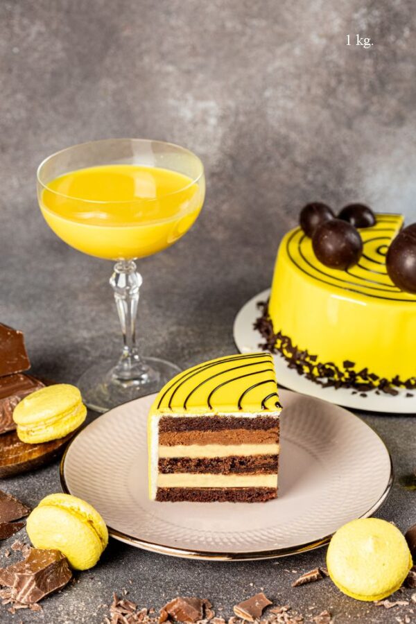 ADVOCAAT CAKE