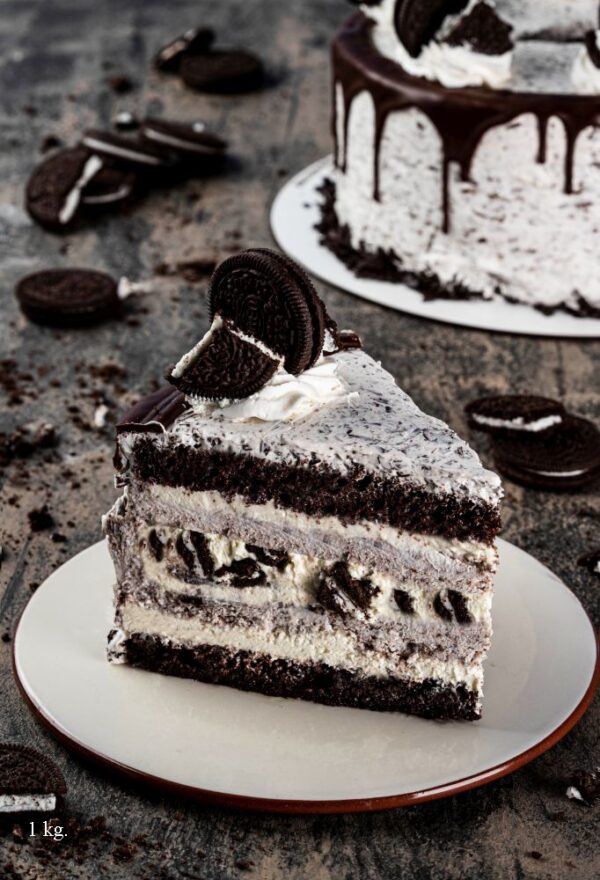 BLACK & WHITE CRUNCH CAKE