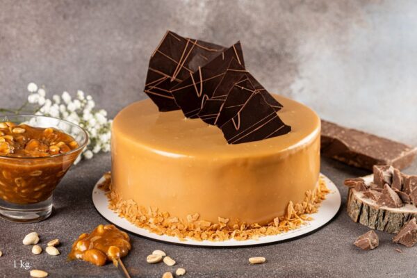 SALTED CARAMEL PEANUT CAKE